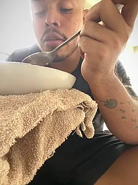 Naughty_Charly Adlı Modelin Canlı XXX Sohbeti