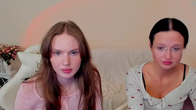 MishkaMeのライブXXXチャット