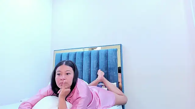 MilaaAdams 即時 XXX 聊天