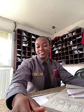 CiaraEbony élő XXX-chatje