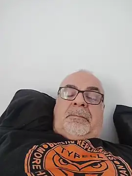 Satiro_Sevilla Adlı Modelin Canlı XXX Sohbeti