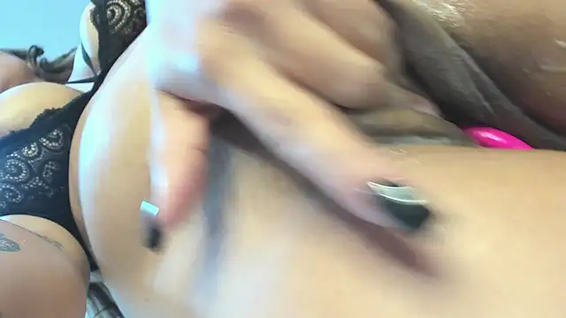 Holly_22 即時 XXX 聊天