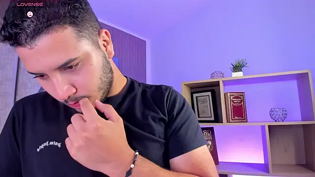 Axel_grey_ Adlı Modelin Canlı XXX Sohbeti