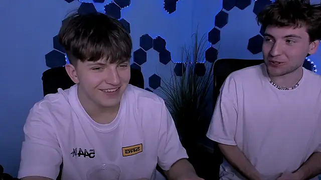 travis_wolf_のライブXXXチャット