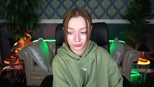 FoxyMayy Chat XXX in diretta