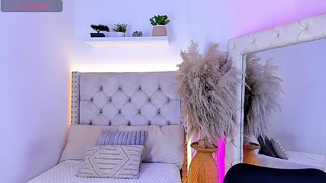 mia_juicy_ 即時 XXX 聊天