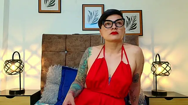 kat_paradise 即 時 XXX 聊天