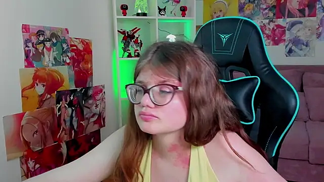 ChloeHalses 即時 XXX 聊天