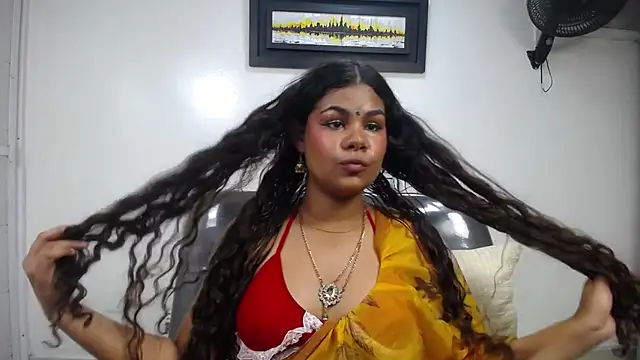 yaazhinii 即時 XXX 聊天