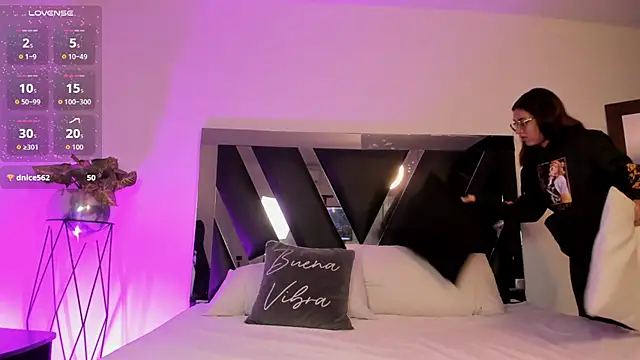 Mia_Iron 即時 XXX 聊天