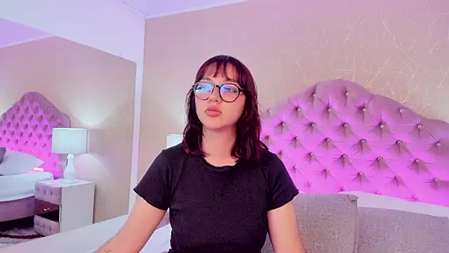 LilithBluum 即時 XXX 聊天