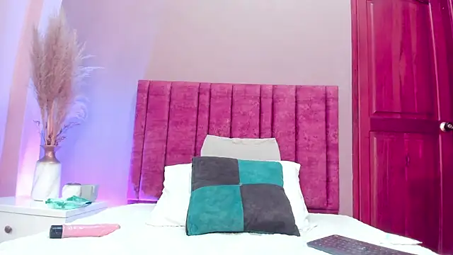 LilaRossのライブXXXチャット