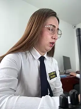 suzy-111 Chat XXX in diretta