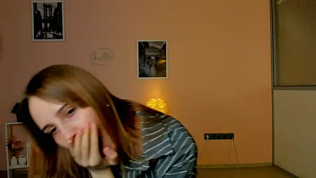 MitsuePostel 即時 XXX 聊天