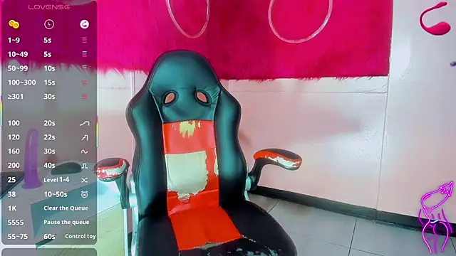 Pokazy przed kamerką – Leonela_Castro_