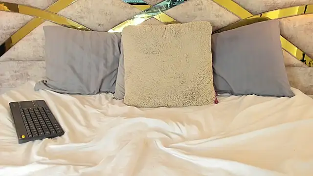 Ambar_Girl_ élő XXX-chatje