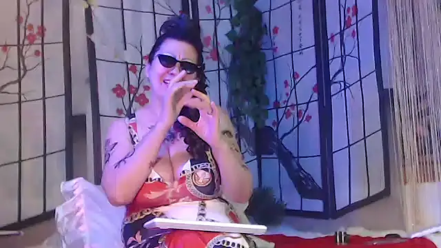 NightOrhideya 即時 XXX 聊天