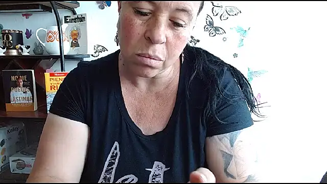 LauraMallioni Chat XXX in diretta