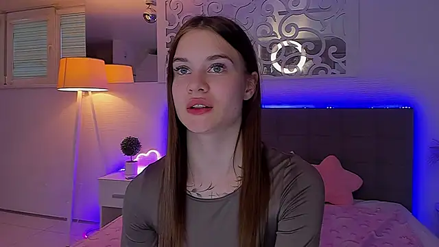 LuisaClover Chat XXX in diretta