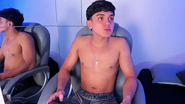 Chat +18 de _TaylorBlack ao vivo