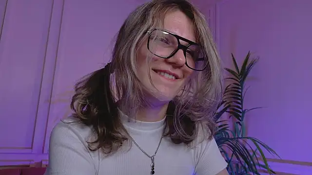 Онлайн чат XXX lychee_chan