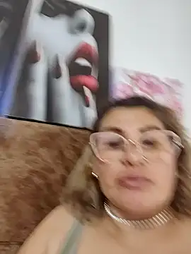 AlexxiaaMat Chat XXX in diretta