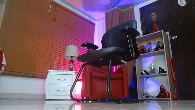 paola_xm Chat XXX in diretta