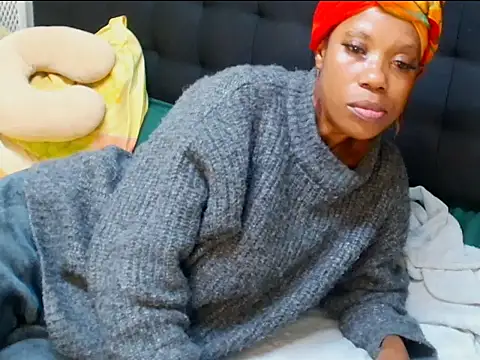 SlenderMatureMilfx 即時 XXX 聊天