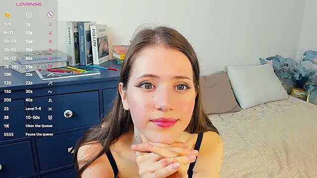 OdiIiaChavarria Chat XXX in diretta