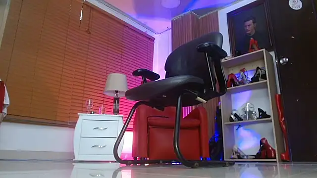 แชท XXX สดของ paola_xm