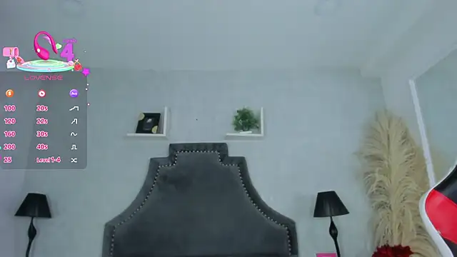 Chat +18 de KarelyMitchel ao vivo