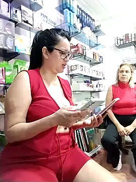 keilymadam: διαδικτυακό σόου στην κάμερα