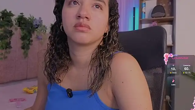 emilyrouxe Adlı Modelin Canlı XXX Sohbeti