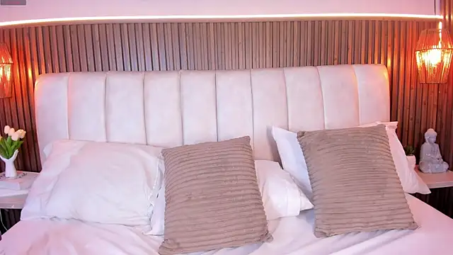 LisaLain 即時 XXX 聊天