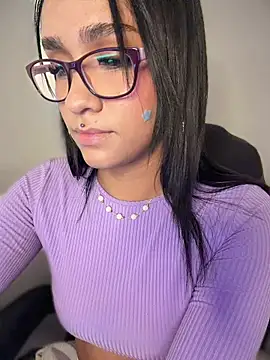 Isabella-TeenのライブXXXチャット