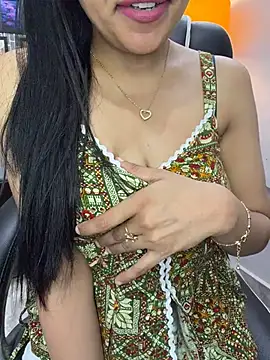 escape_with_me's Live XXX Chat