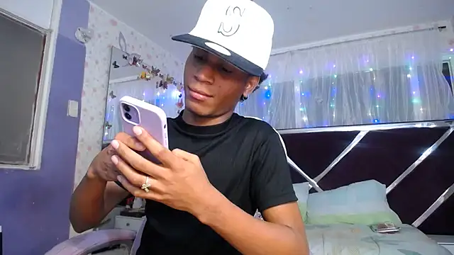 Santy_bigcock_01 – webcam-show