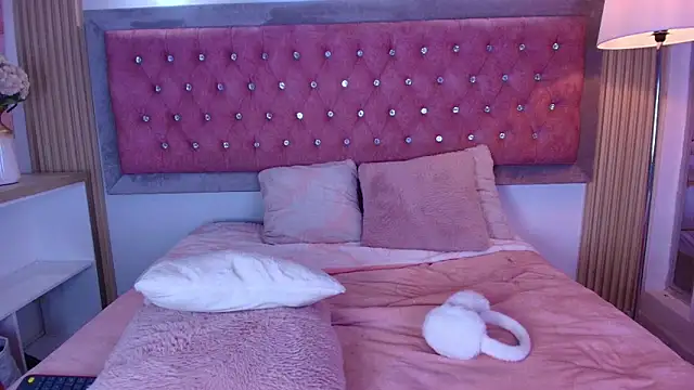 Chatroom XXX en direct de Shy_Cherry_