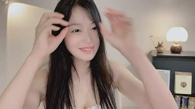 Onechestnut Adlı Modelin Canlı XXX Sohbeti