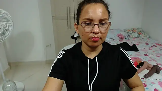 Agatha_browser Adlı Modelin Canlı XXX Sohbeti