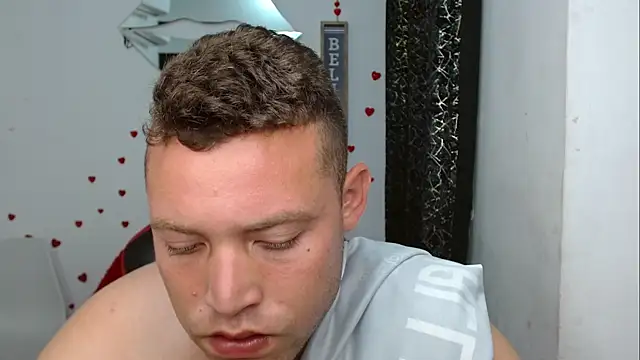 Вебкам-шоу sven_fox723