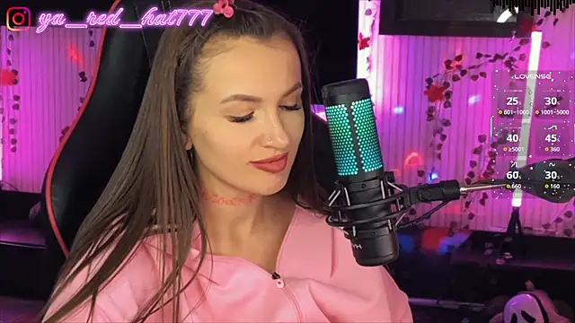 -RED_HAT- élő XXX-chatje