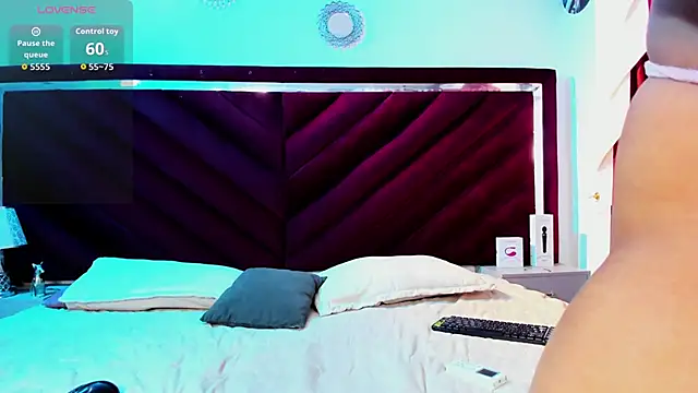 Zara-Roux's Live XXX Chat