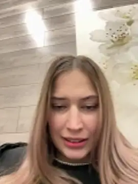 blonde_exe élő XXX-chatje