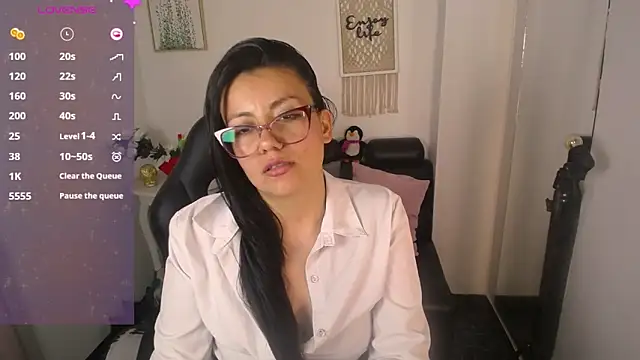 QueenRose94's Live XXX Chat