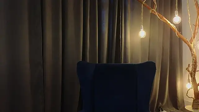 DeliaEffy élő XXX-chatje