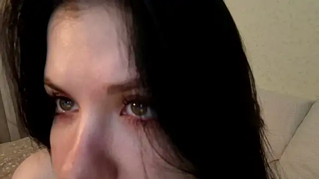 MiaTemptress' Live XXX Chat