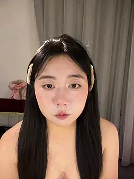 ooooBaby129 Adlı Modelin Canlı XXX Sohbeti