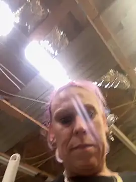 HappyCumDump55 élő XXX-chatje