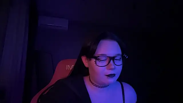 Alinalovelove élő XXX-chatje